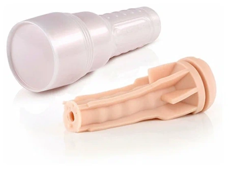 Fleshlight Girls Adriana Chechik - реалистичный мастурбатор